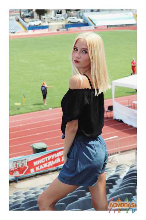 Арина Устинова Астролог
