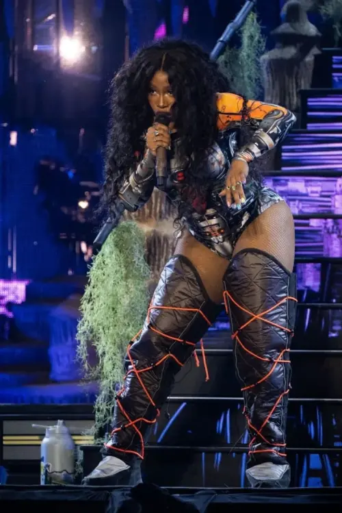 Постер до фільму "SZA: Glastonbury 2024"