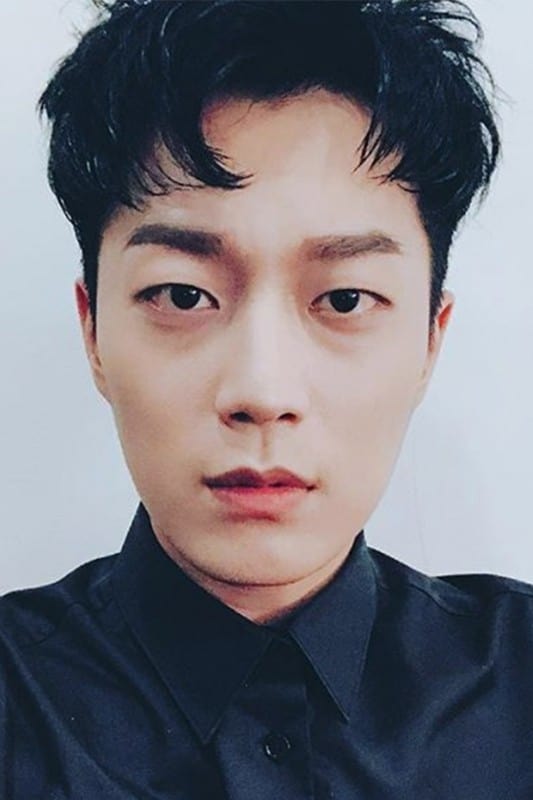 Фото  (Yoon Doo-joon)