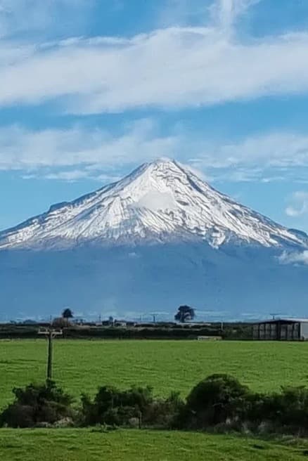 Фото  (Te Kāhui Tupua Taranaki Mounga)