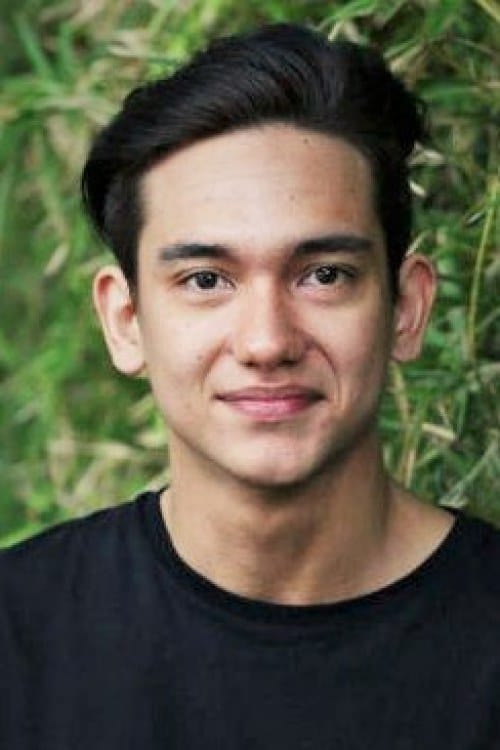 Фото  (Adipati Dolken)