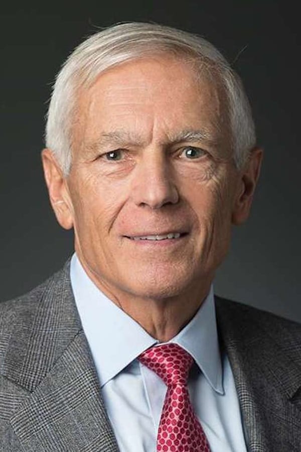 Фото  (Wesley Clark)