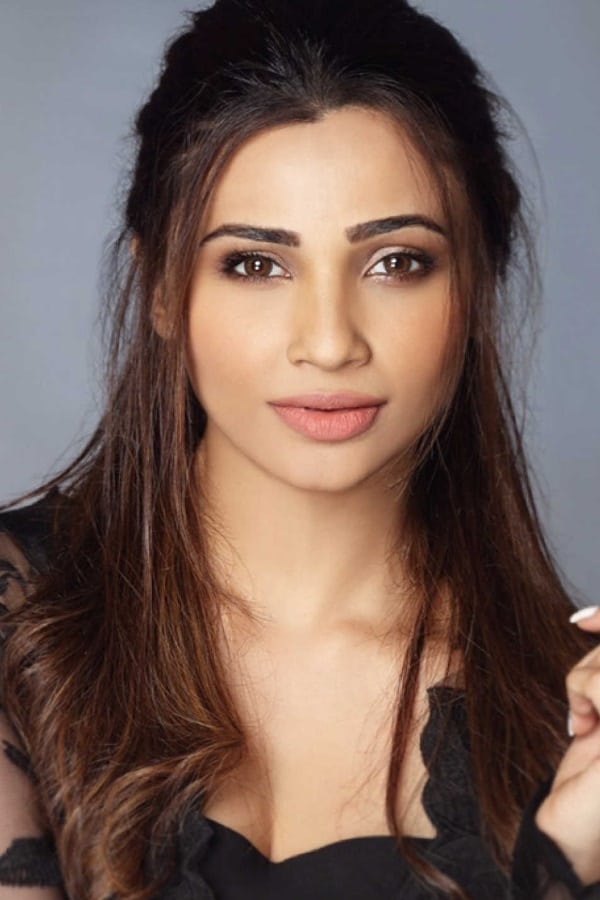 Фото  (Daisy Shah)