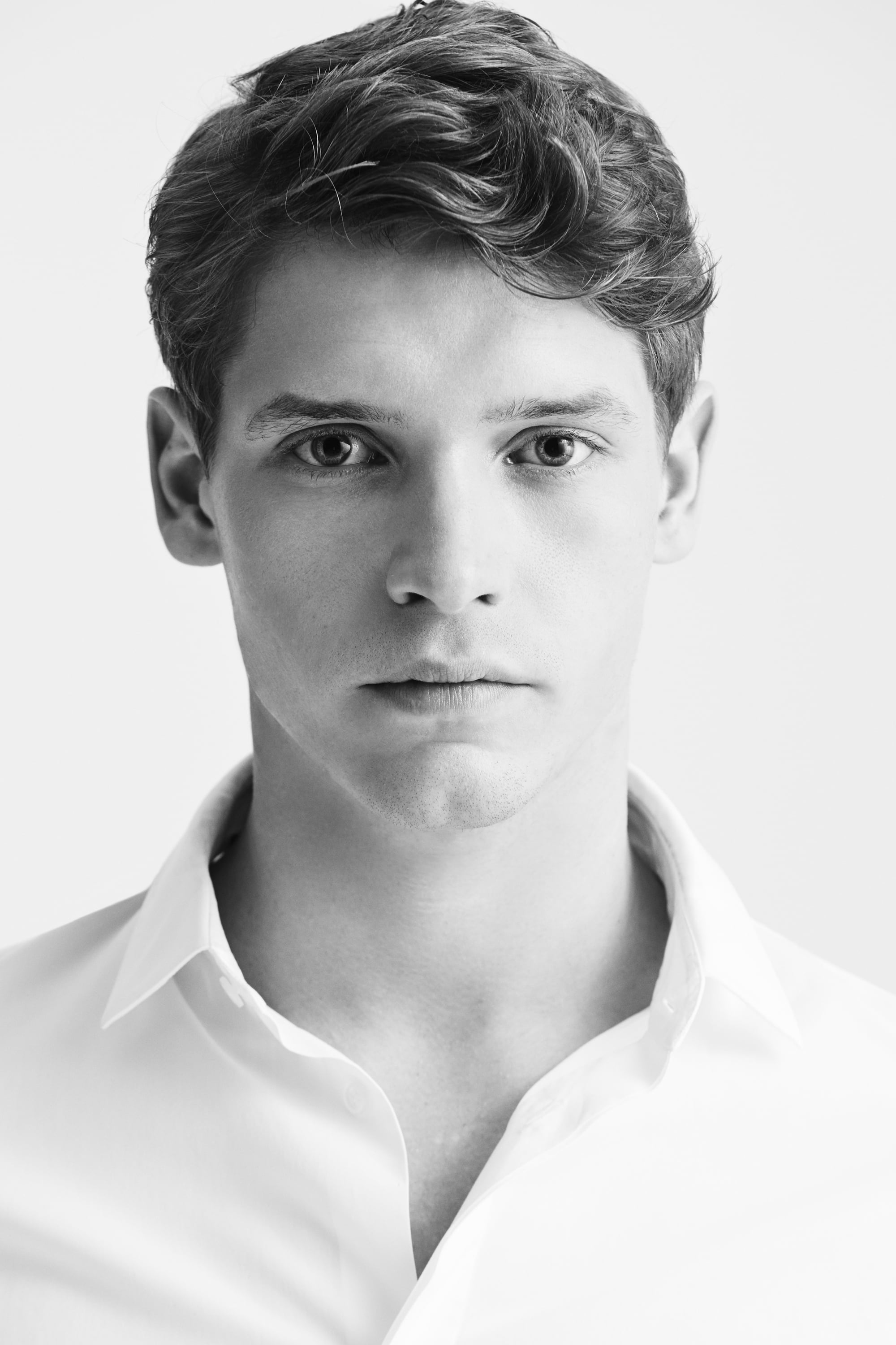 Фото  (Billy Howle)