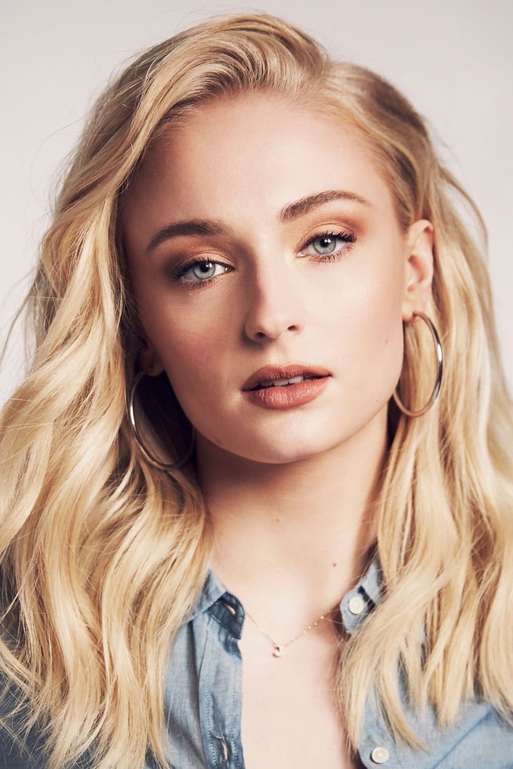 Фото  (Sophie Turner)