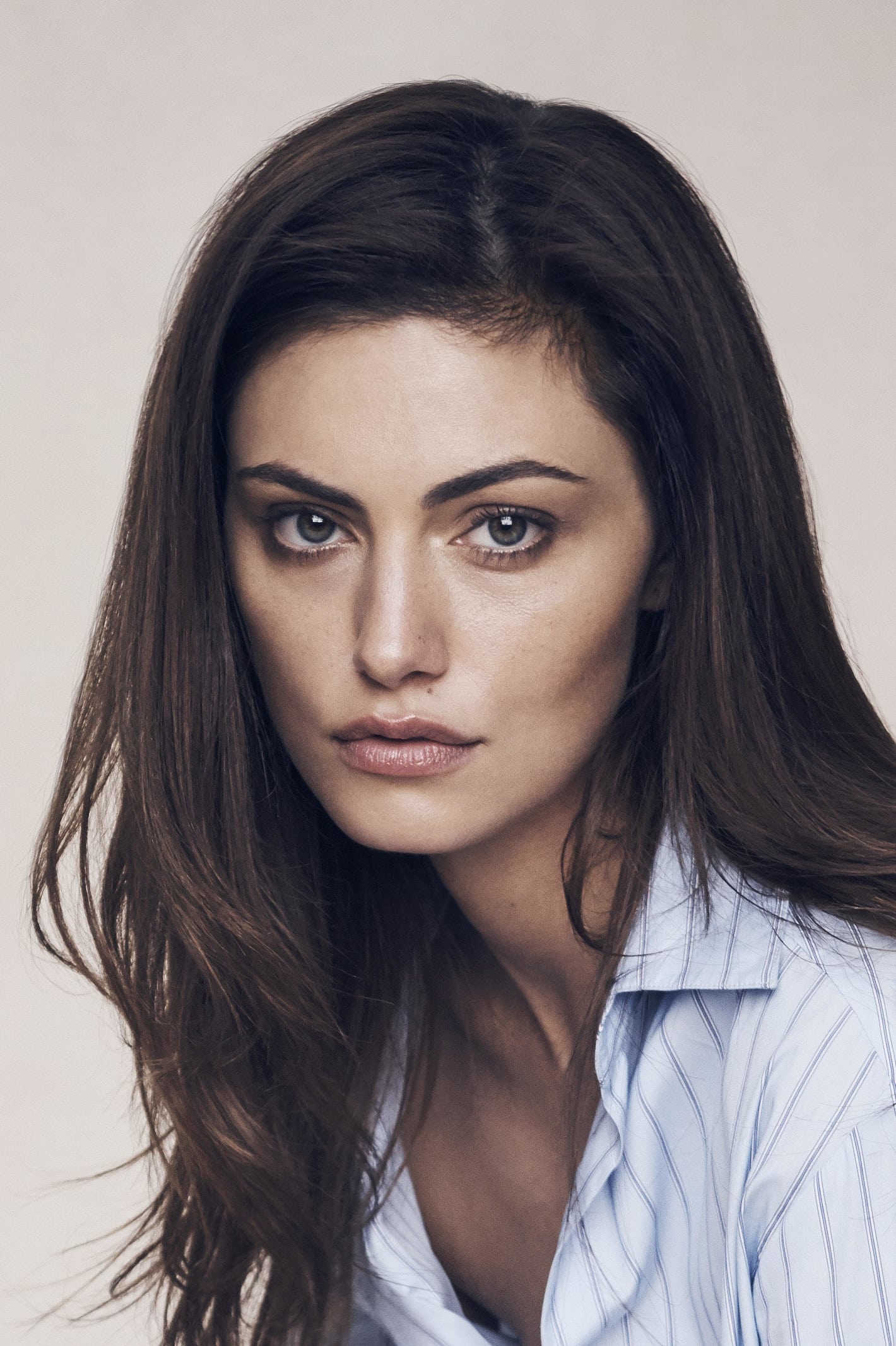 Фото Фібі Тонкін (Phoebe Tonkin)