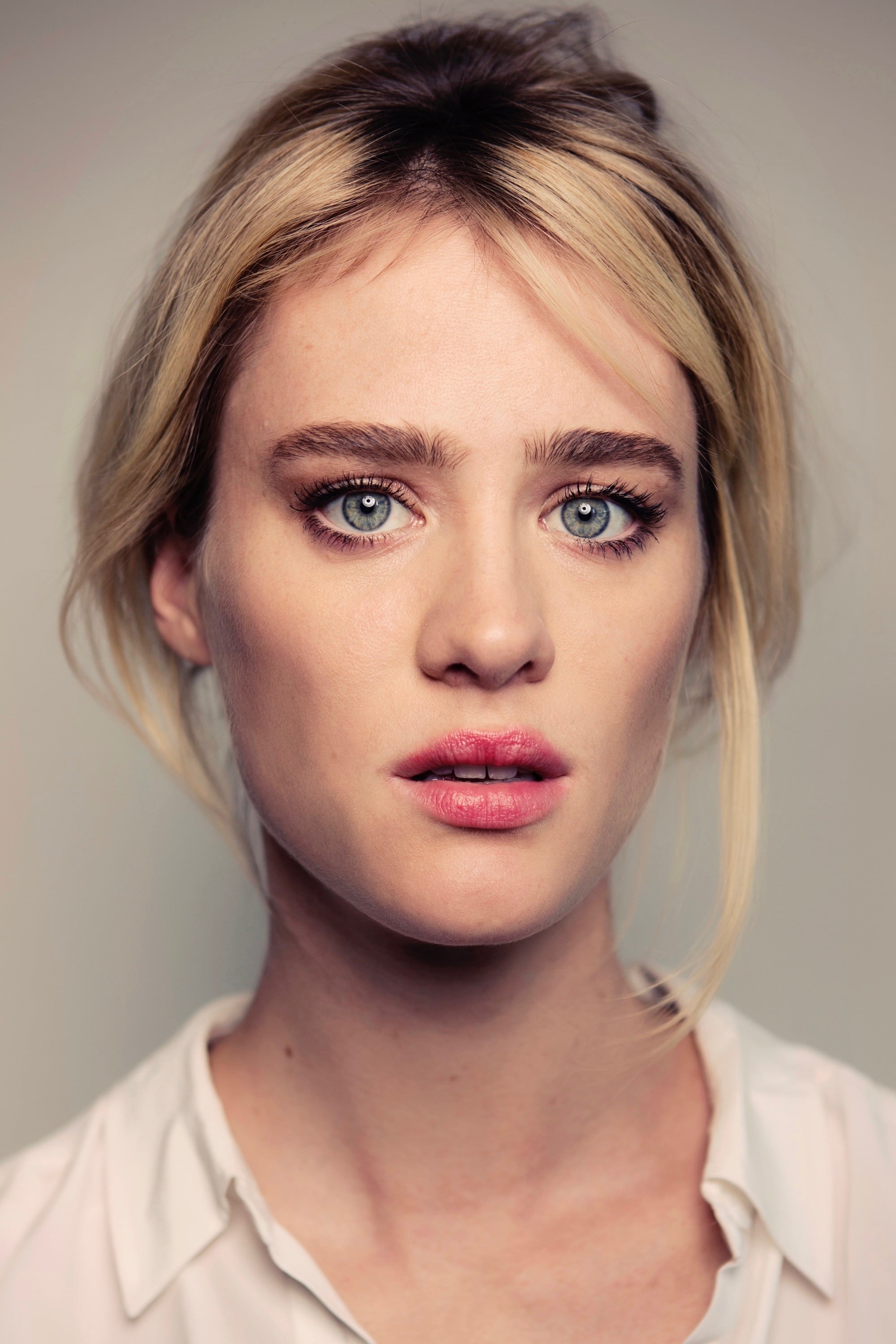 Фото Маккензі Девіс (Mackenzie Davis)