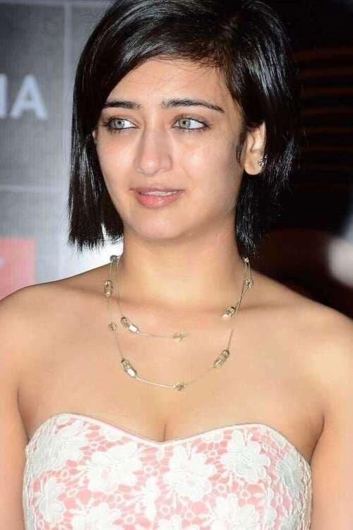 Фото  (Akshara Haasan)