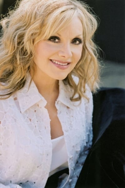 Фото  (Stella Parton)