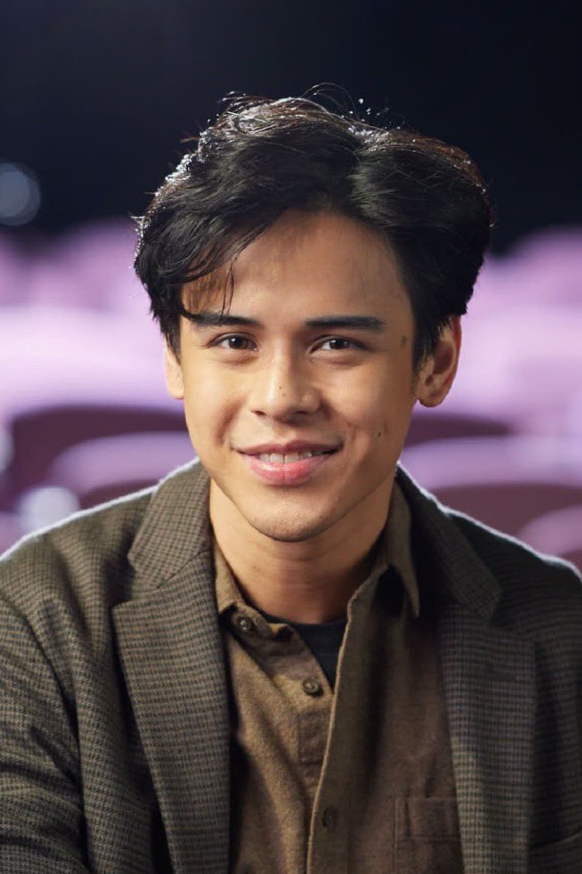 Фото  (Khalil Ramos)