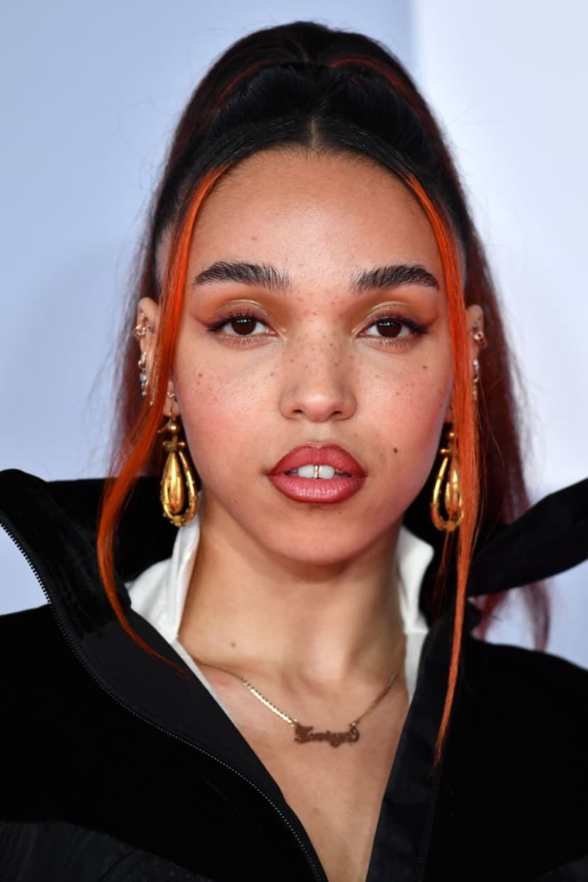 Фото  (FKA Twigs)