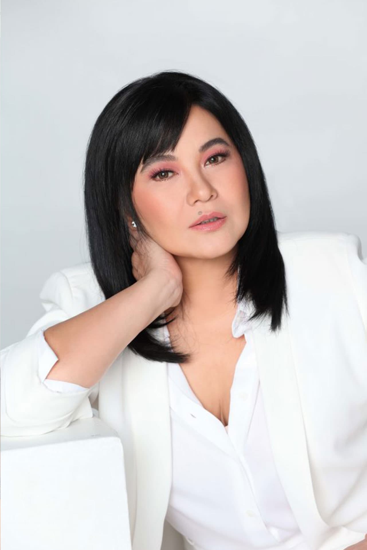 Фото  (Lorna Tolentino)