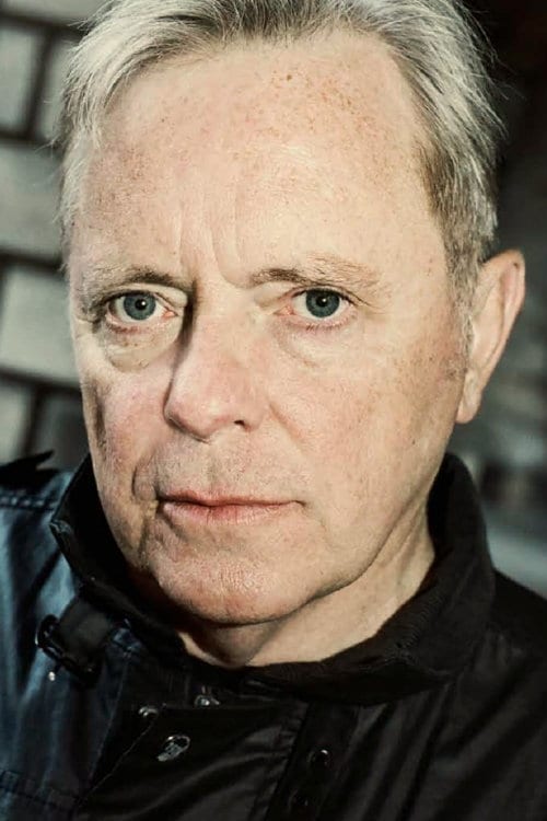 Фото  (Bernard Sumner)