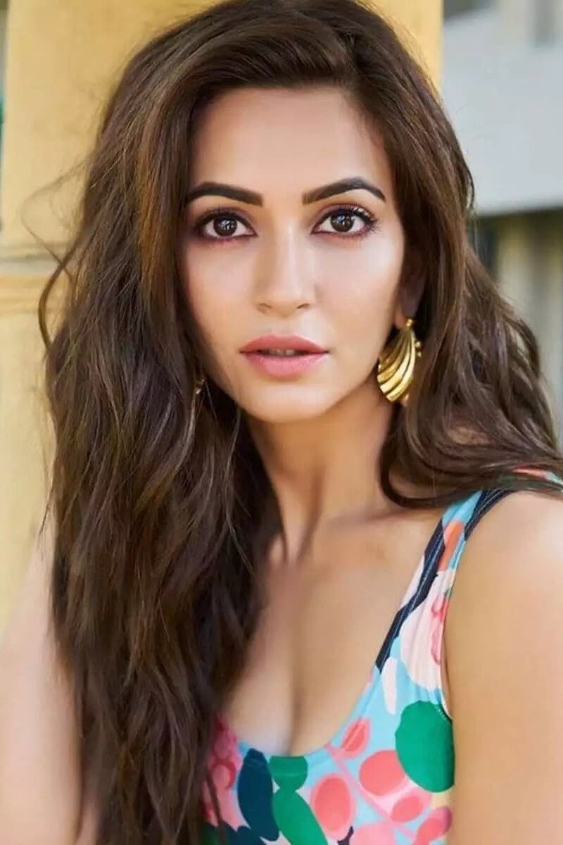 Фото  (Kriti Kharbanda)