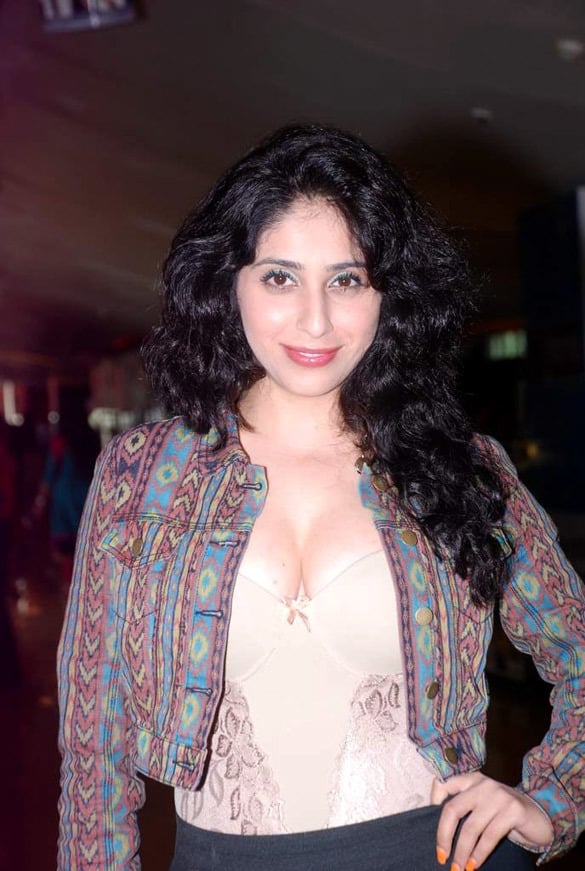 Фото  (Neha Bhasin)