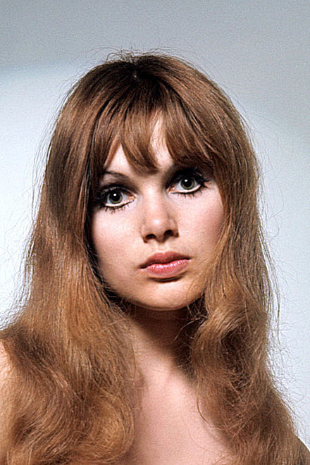 Фото Медлін Сміт (Madeline Smith)