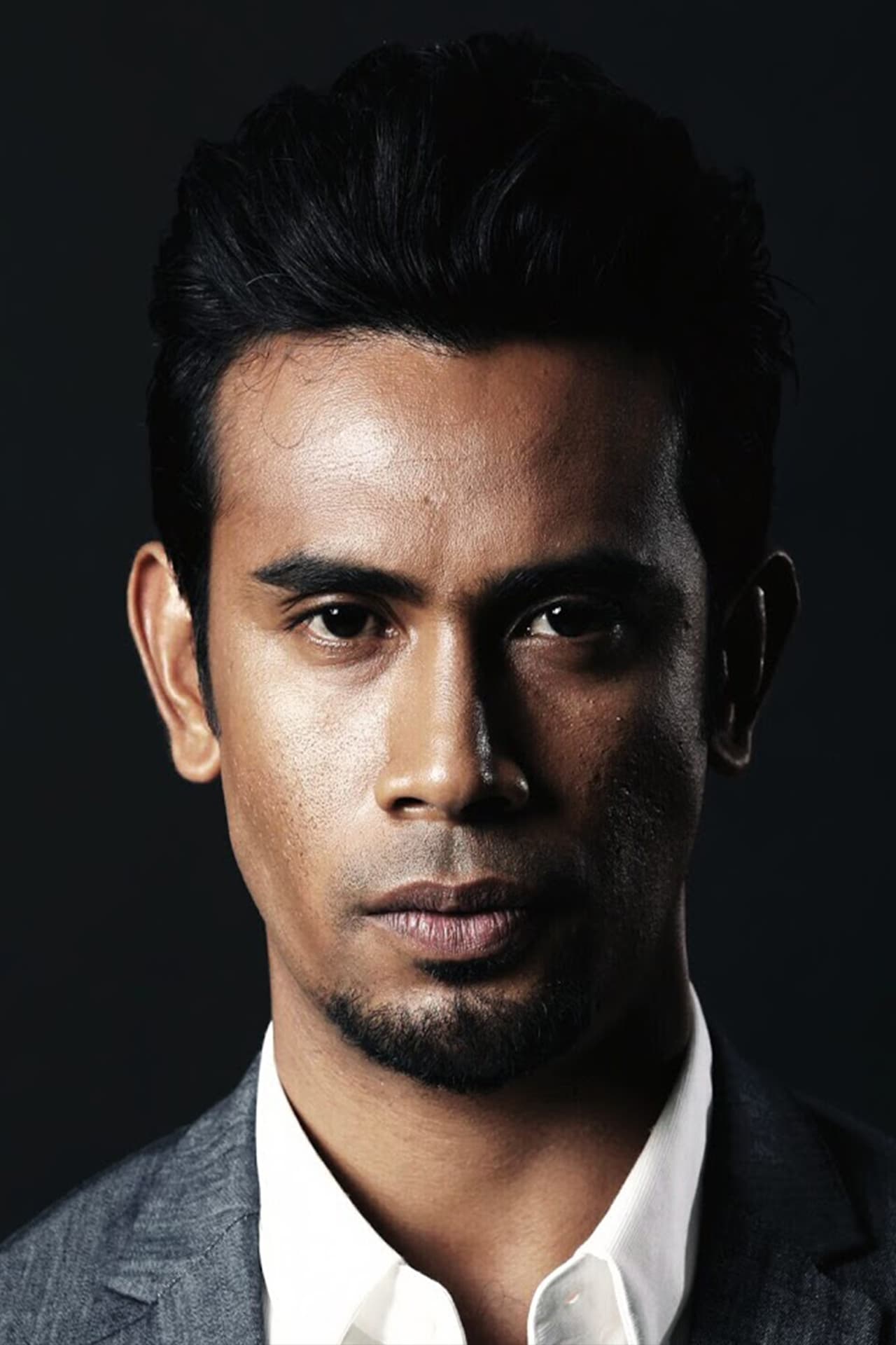 Фото  (Remy Ishak)