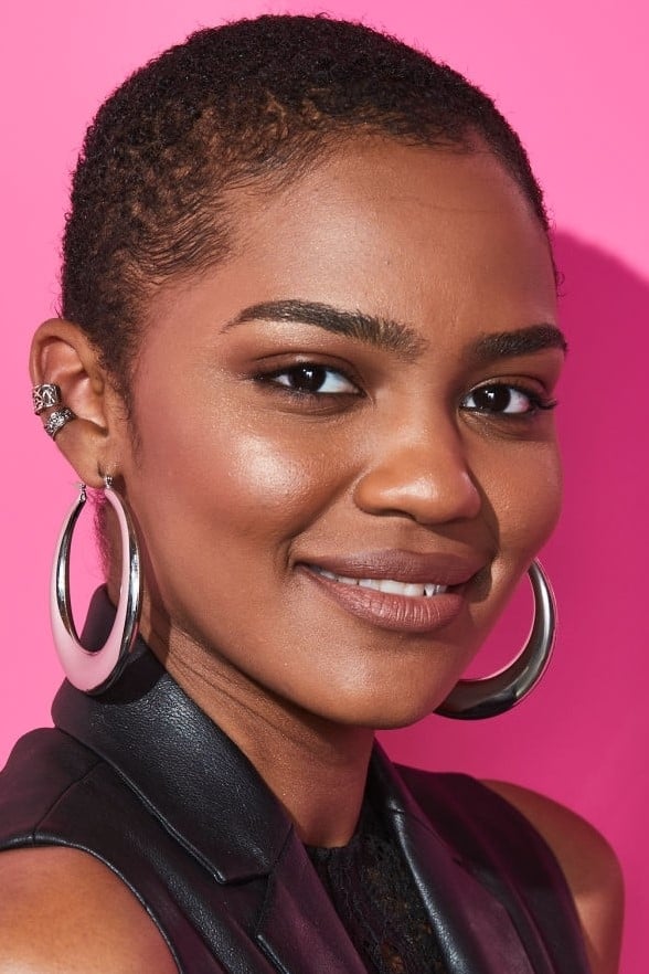 Фото Китай Енн Макклейн (China Anne McClain)