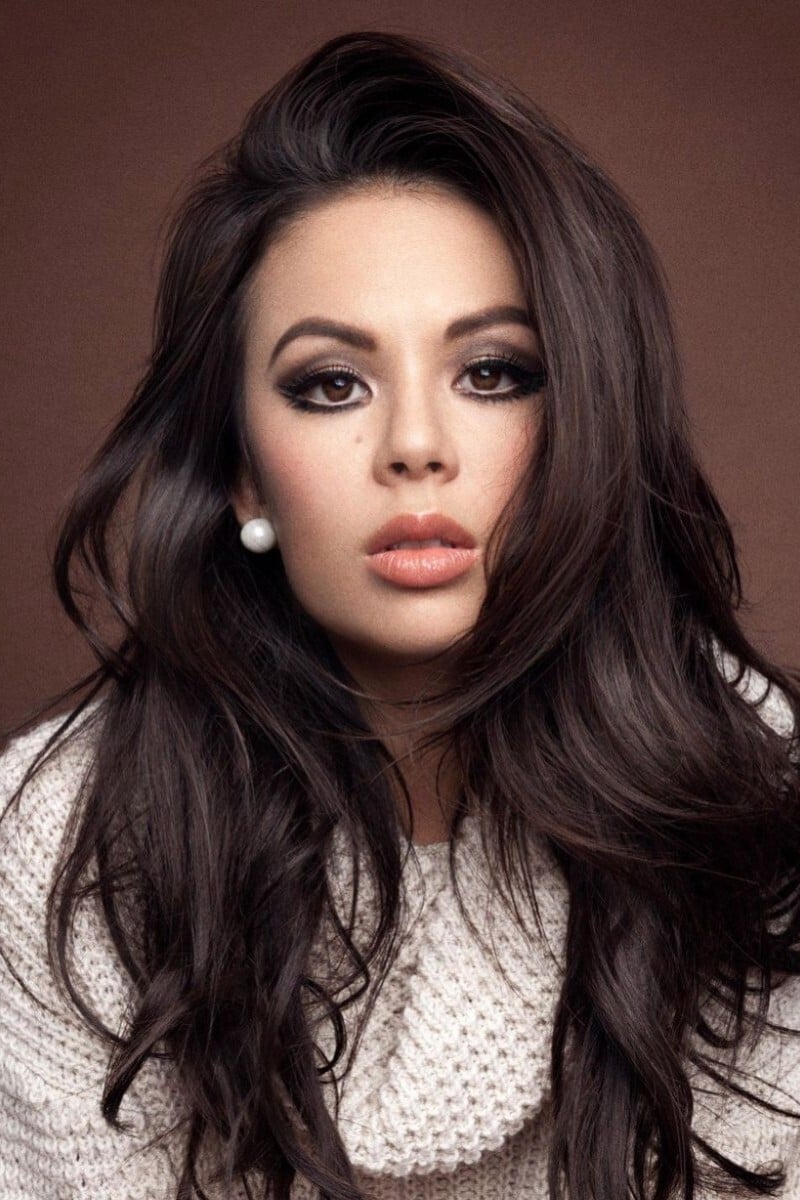 Фото Джанел Перріш (Janel Parrish)