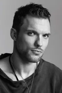 Фото Ед Скрейн (Ed Skrein)