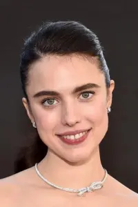 Фото Маргарет Квалі (Margaret Qualley)