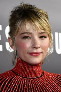 Фото Гейлі Беннетт (Haley Bennett)