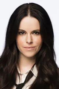 Фото Емілі Гемпшир (Emily Hampshire)