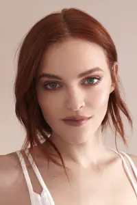 Фото Мадлен Брюер (Madeline Brewer)