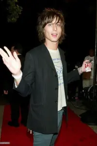 Фото  (Nick Valensi)