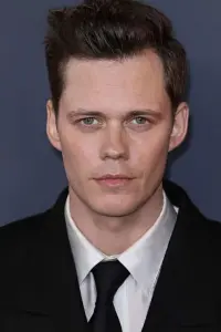 Фото Білл Скарсгард (Bill Skarsgård)