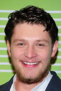 Фото Бретт Дайер (Brett Dier)