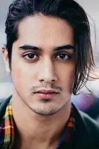 Фото Аван Джогіа (Avan Jogia)