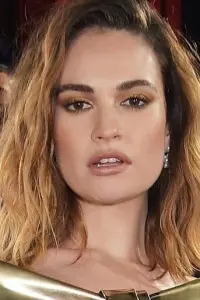 Фото Лілі Джеймс (Lily James)