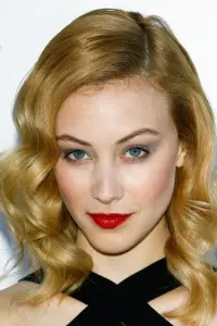 Фото Сара Гадон (Sarah Gadon)