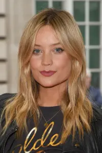 Фото  (Laura Whitmore)