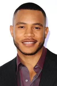 Фото  (Trai Byers)