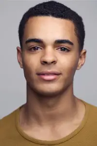 Фото  (Layton Williams)