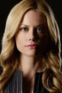 Фото  (Claire Coffee)