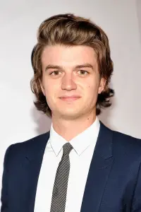 Фото Джо Кірі (Joe Keery)