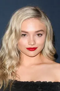 Фото Наталі Алін Лінд (Natalie Alyn Lind)