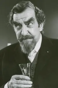 Фото Х'ю Гріффіт (Hugh Griffith)