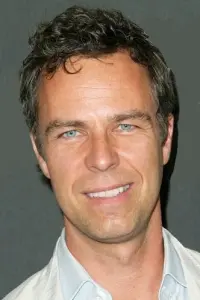 Фото JR Борн (JR Bourne)