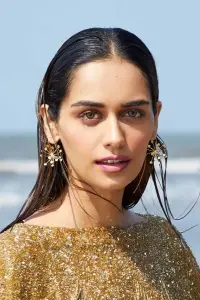 Фото  (Manushi Chhillar)