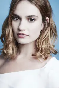 Фото Лілі Джеймс (Lily James)