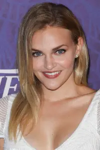 Фото Мадлен Брюер (Madeline Brewer)