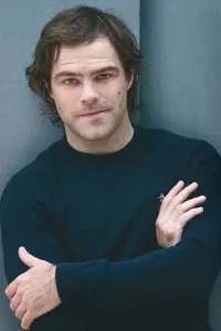 Фото  (Peter Lanzani)