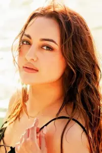 Фото  (Sonakshi Sinha)