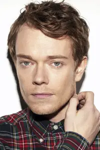 Фото Альфі Аллен (Alfie Allen)