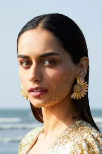 Фото  (Manushi Chhillar)