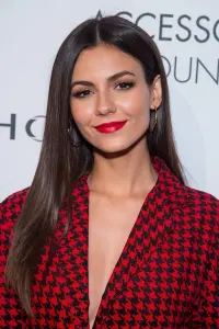 Фото Вікторія Джастіс (Victoria Justice)